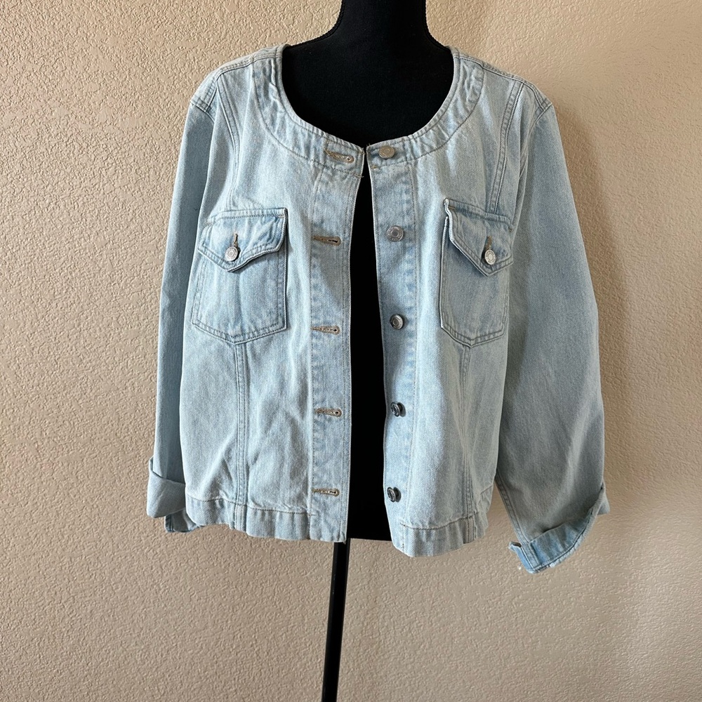 GAP Blue Jean Jacket Classic Denim Style
